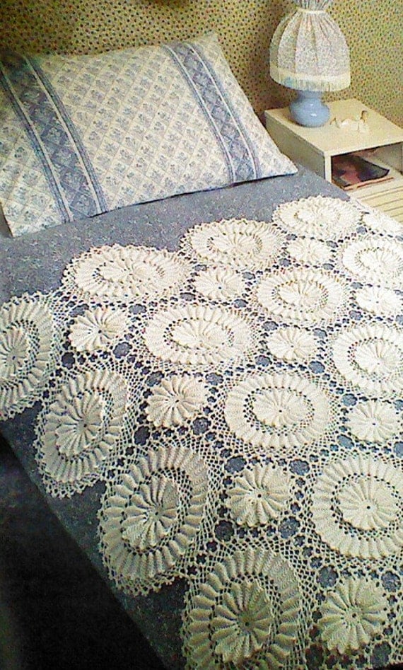 Vintage Crochet Heirloom Bedspread Pattern by MAMASPATTERNS