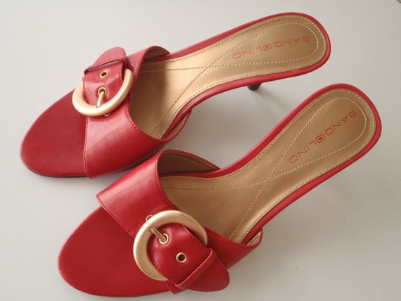 7M Red Bandolino Sandals with Gold Buckle / Leather/ Vintage