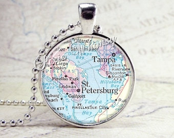 FLORIDA Map Necklace, Florida Map Pendant, Florida Necklace, Florida Pendant, Florida Jewelry, Tampa, St. Petersburg, Vintage Florida Map