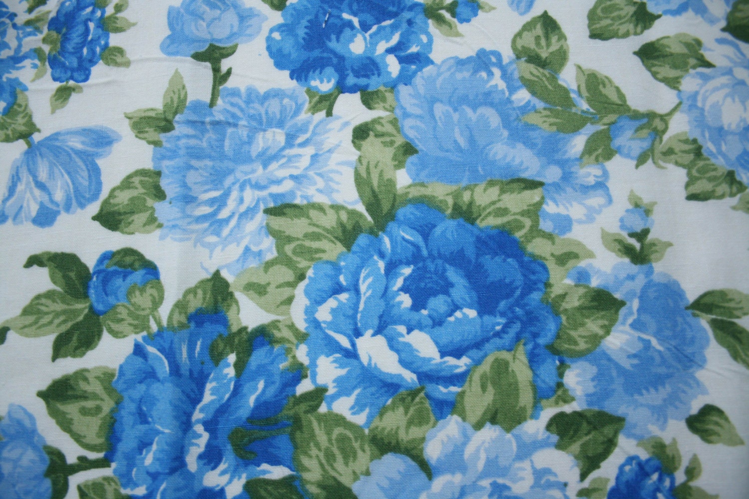 Vintage Retro BLUE cabbage rose fabric 1M x 1.6M 60s 70s