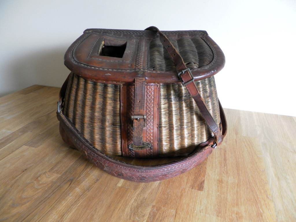 RESERVE Lawrence Antique Fishing Creel