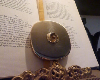Vintage powder compact bridesmaid gift bridal accessory