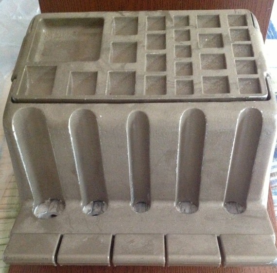 Vintage Metal Bank COIN CHANGER Dispenser Block and Co.