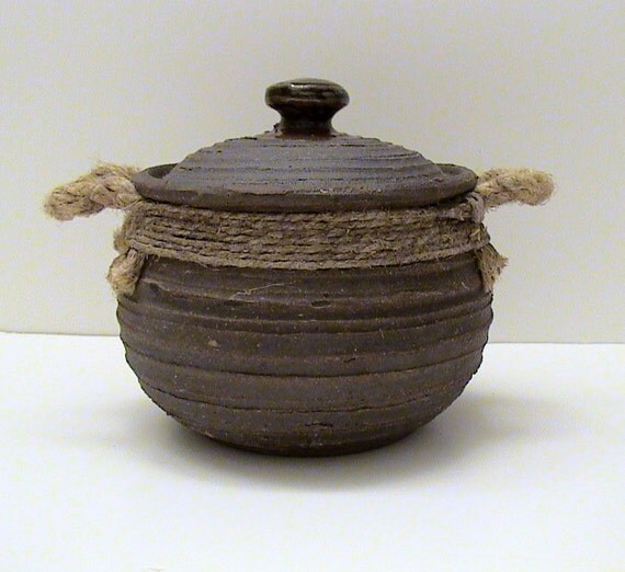 Items similar to Clay Pot With Rope Handles on Etsy