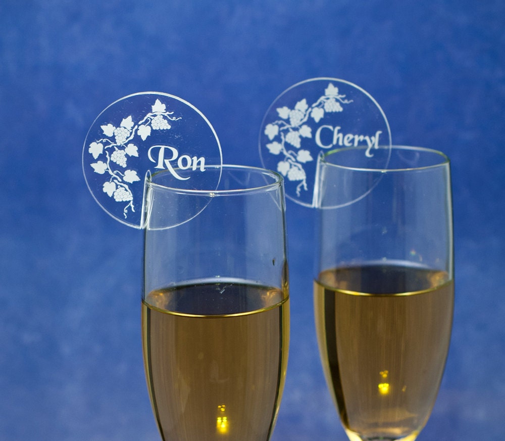 champagne-glass-name-tags-and-charms-personalized-with-your