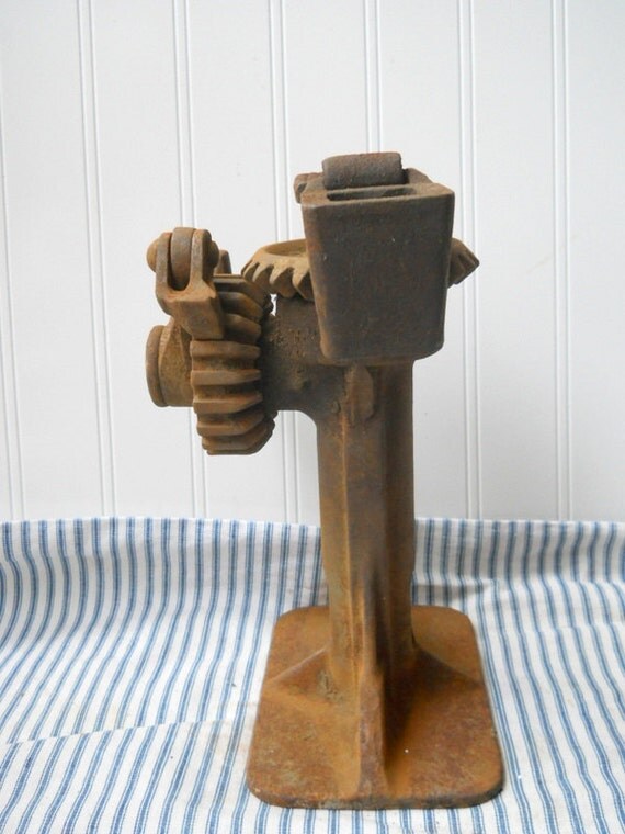 Vintage auto jack Model T jack rusty gears No. 16 Industrial
