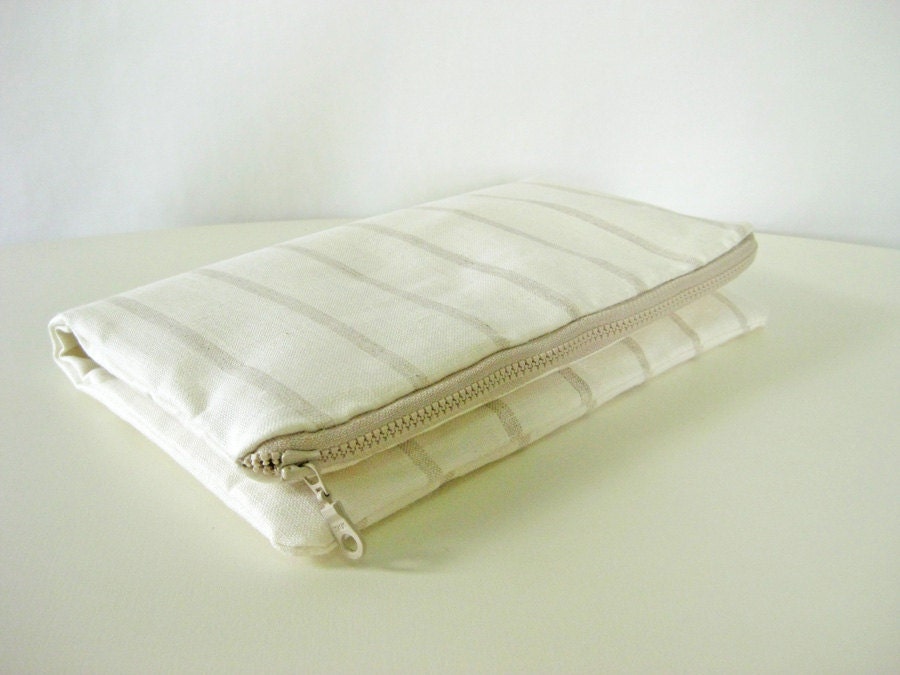 Travel Pouch Linen Pouch Travel Case Cosmetic Pouch by StudioTAC