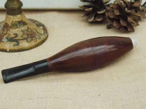 Cigar shaped 'Zeppelin' smoking pipe