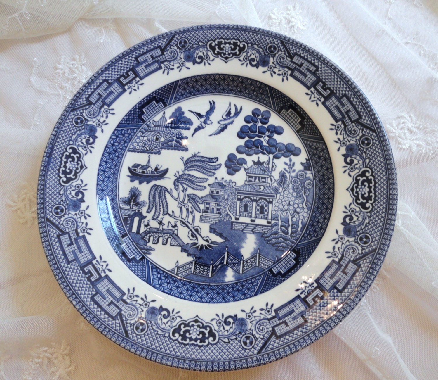 CHURCHILL ENGLAND DINNERWARE Set Willow Pattern