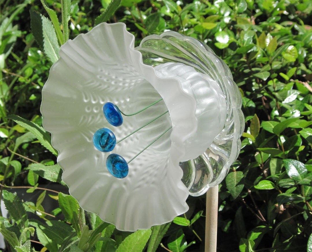 Frosted Blue Trumpet Glass Flower Plate Garden Art Suncatcher