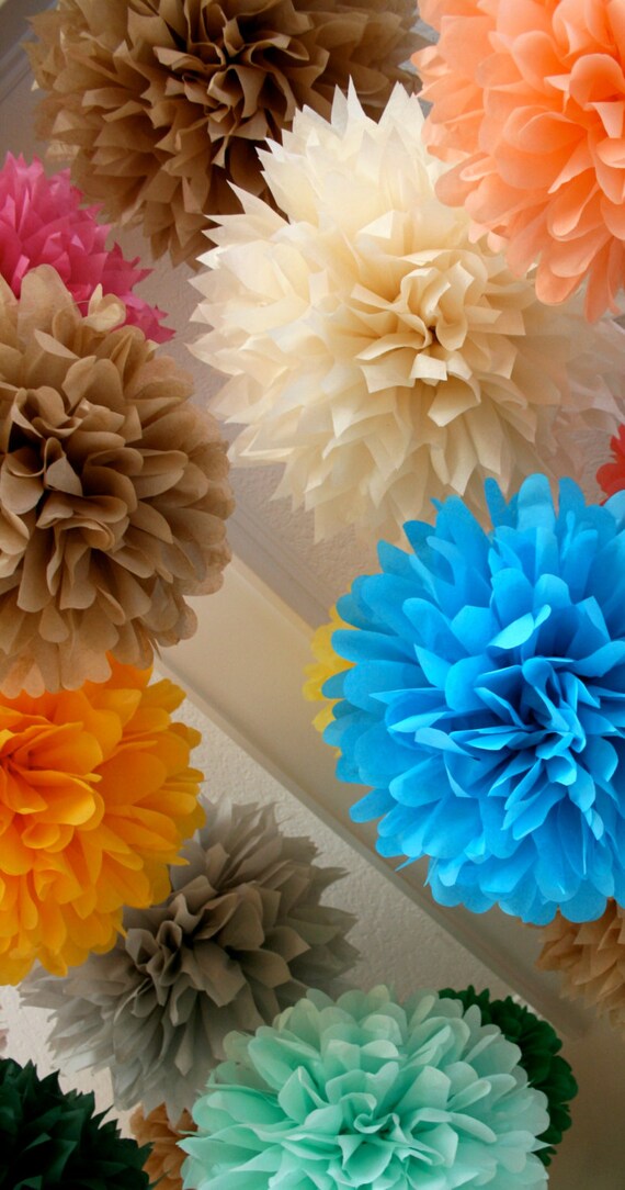 Custom Colors ... 50 tissue paper poms // tent wedding decorations // birthday // anniversary // bar mitzvah // party decorations Il_570xn