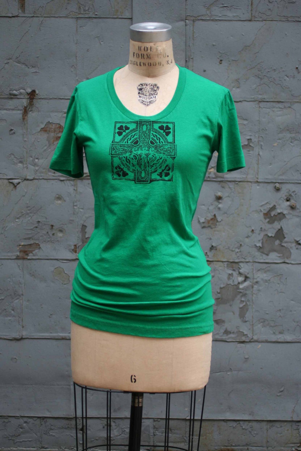 women's kelly green shirt