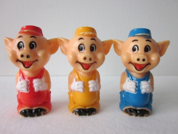 three little pigs figurines