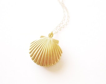 Shell Locket Necklace Seashell Jewelry Gold Mermaid Sea Ocean Nautical Pendant Bridal Bridesmaids Beach Wedding Accessories Wife Gift Summer