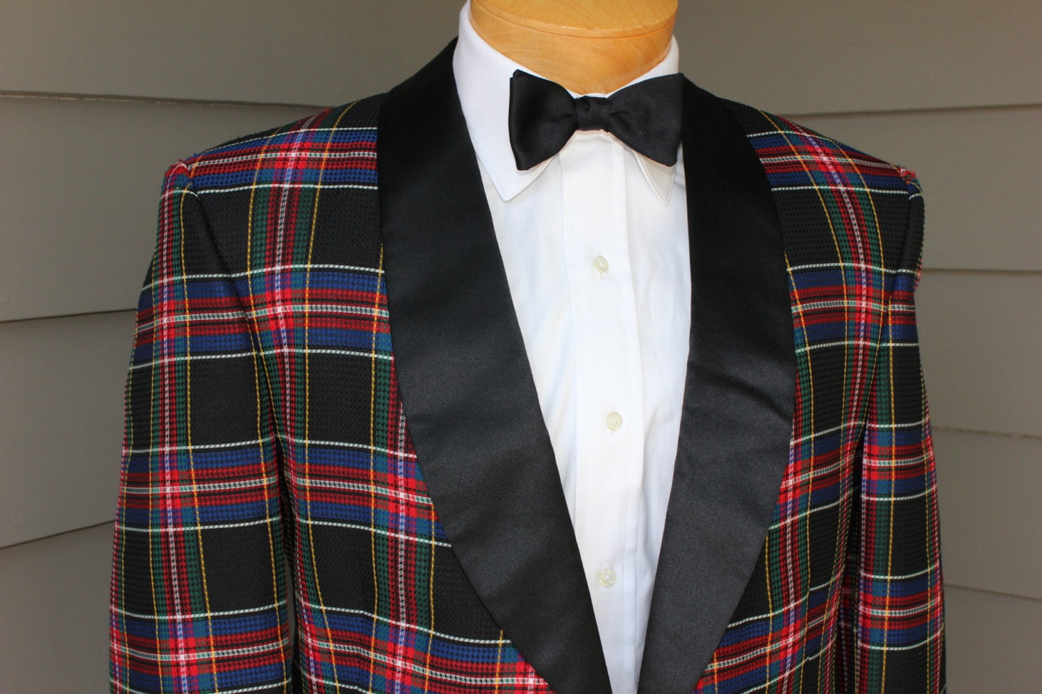 vintage c. 1973 Men's Dinner jacket. Shawl lapel Cropped