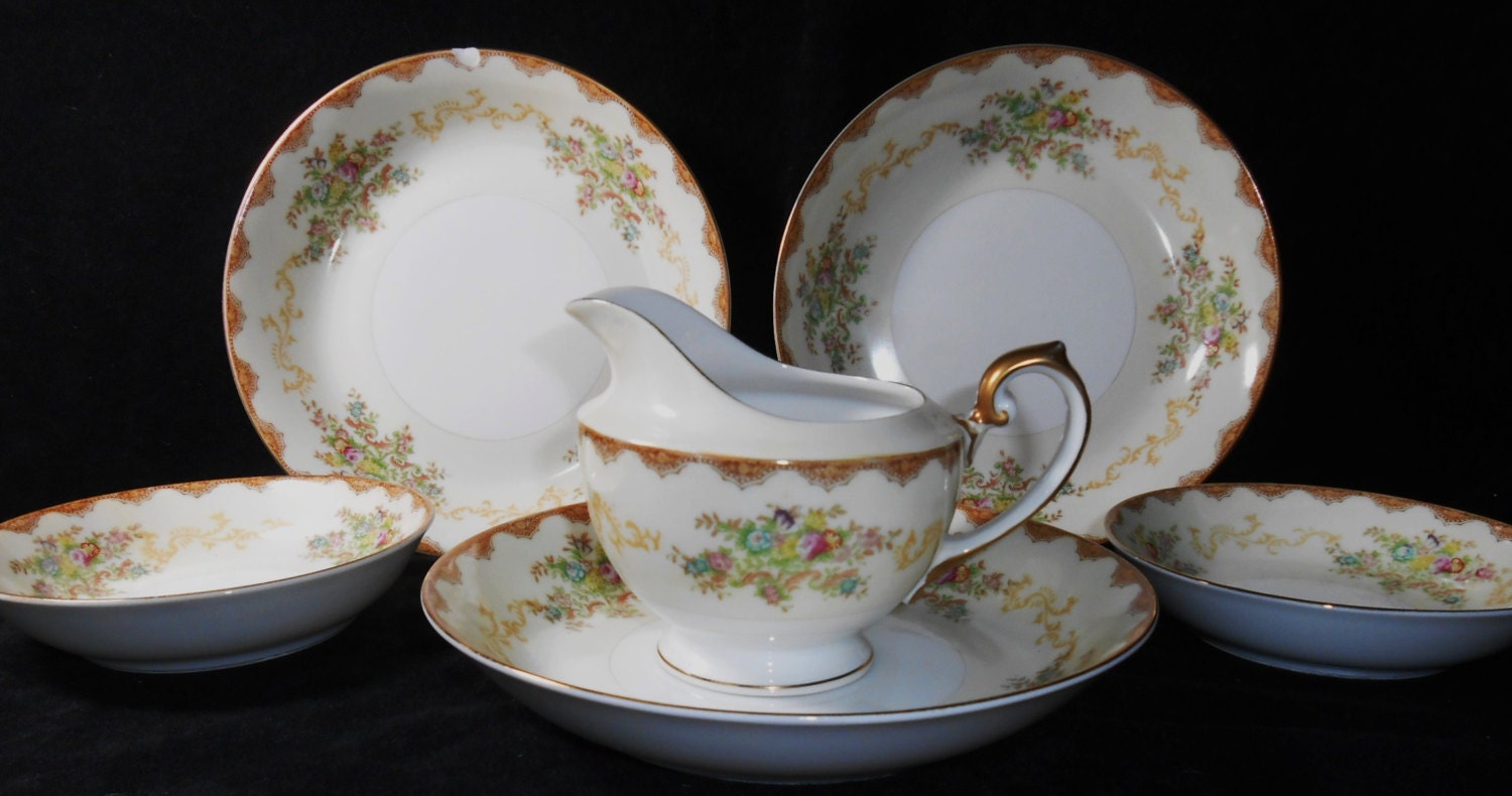 Vintage Bone ChinaPitcherGravy BoatdishMeito gold trimmedHand