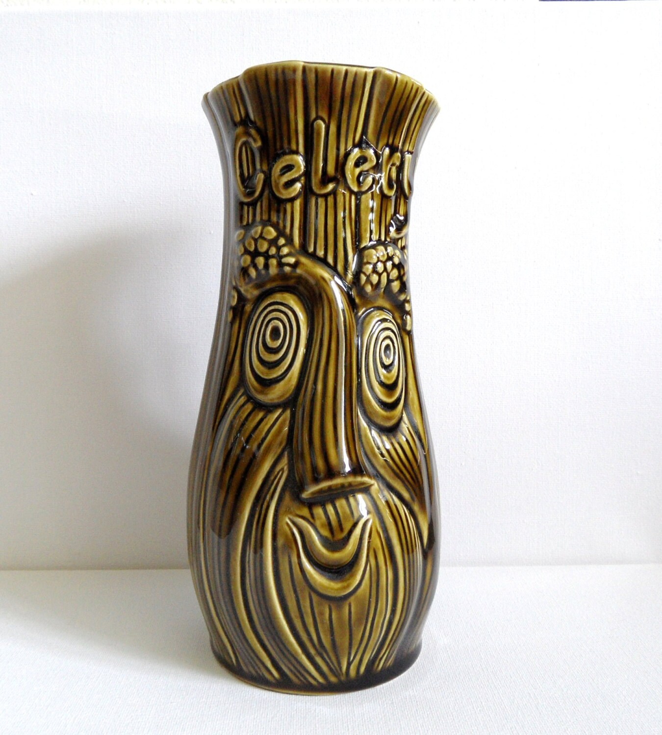 Sadler pottery celery pot