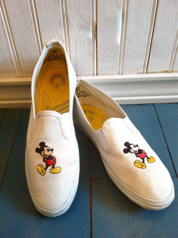 Rare Vintage Mickey  Mouse  White Slip On Shoes  Size by 