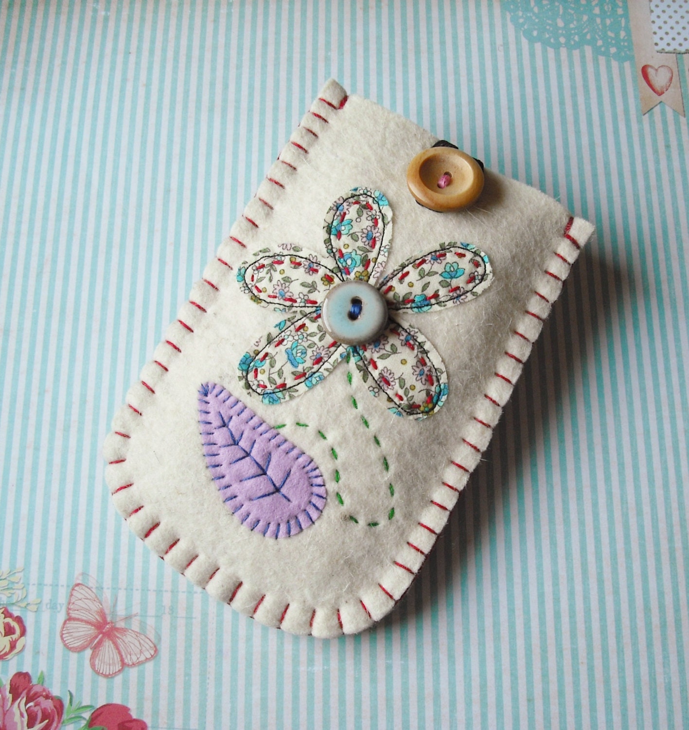 Pretty Flower Felt Phone Case 