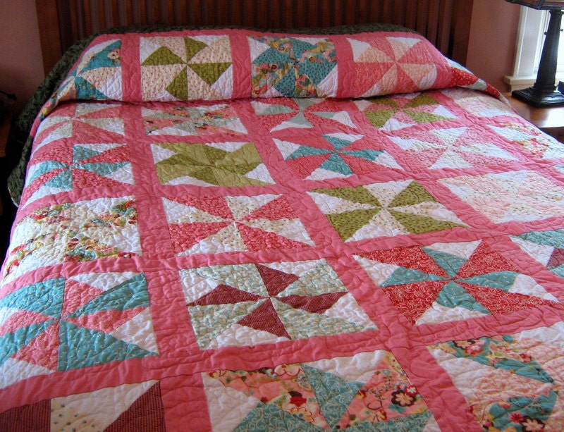 Queen Quilt Traditional Pinwheel