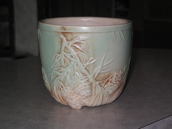 mccoy pinecone planter