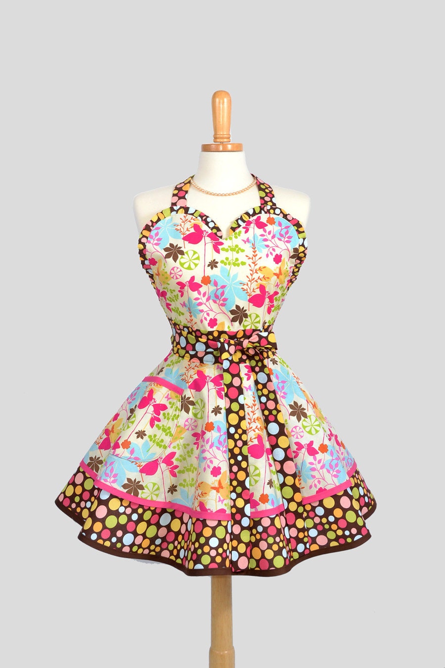 Sexy Retro Pinup Apron . Flirty and Cute Retro Womans Apron in