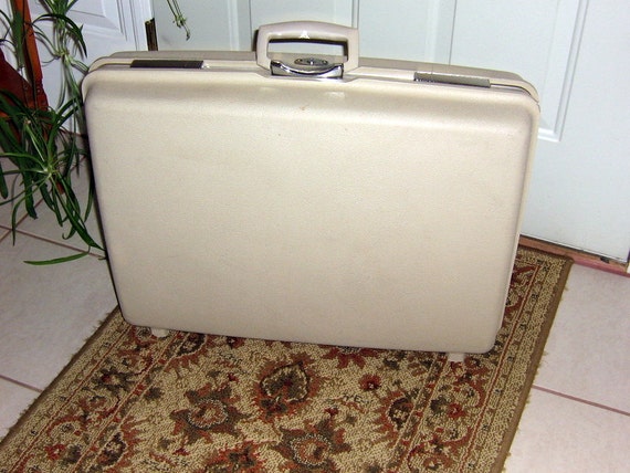 vintage royal traveler suitcase