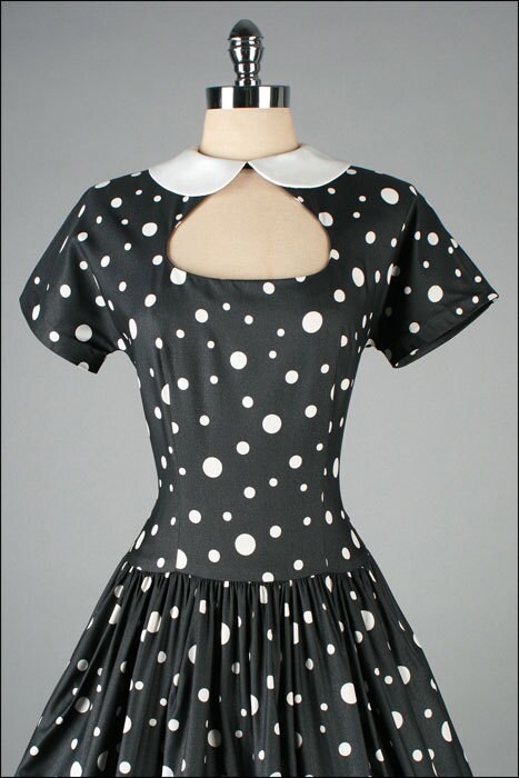 polka dots 50's fashion