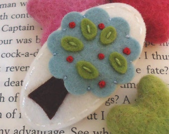 Felt hair clip -No slip -Wool felt -May Crimson tree -ecru