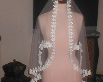Vintage wrist-length Lace Mantilla Bridal Veil