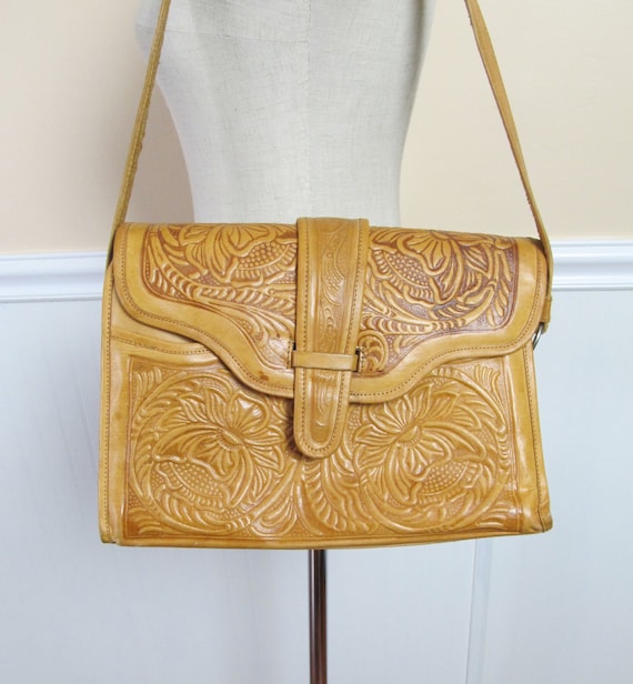 Vintage 1970's Hand Tooled Leather Purse /// Hippie Blonde