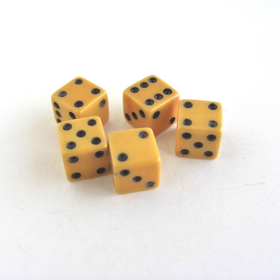 5 Bakelite Miniature Dice Vintage