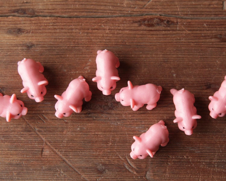 plastic pigs bulk