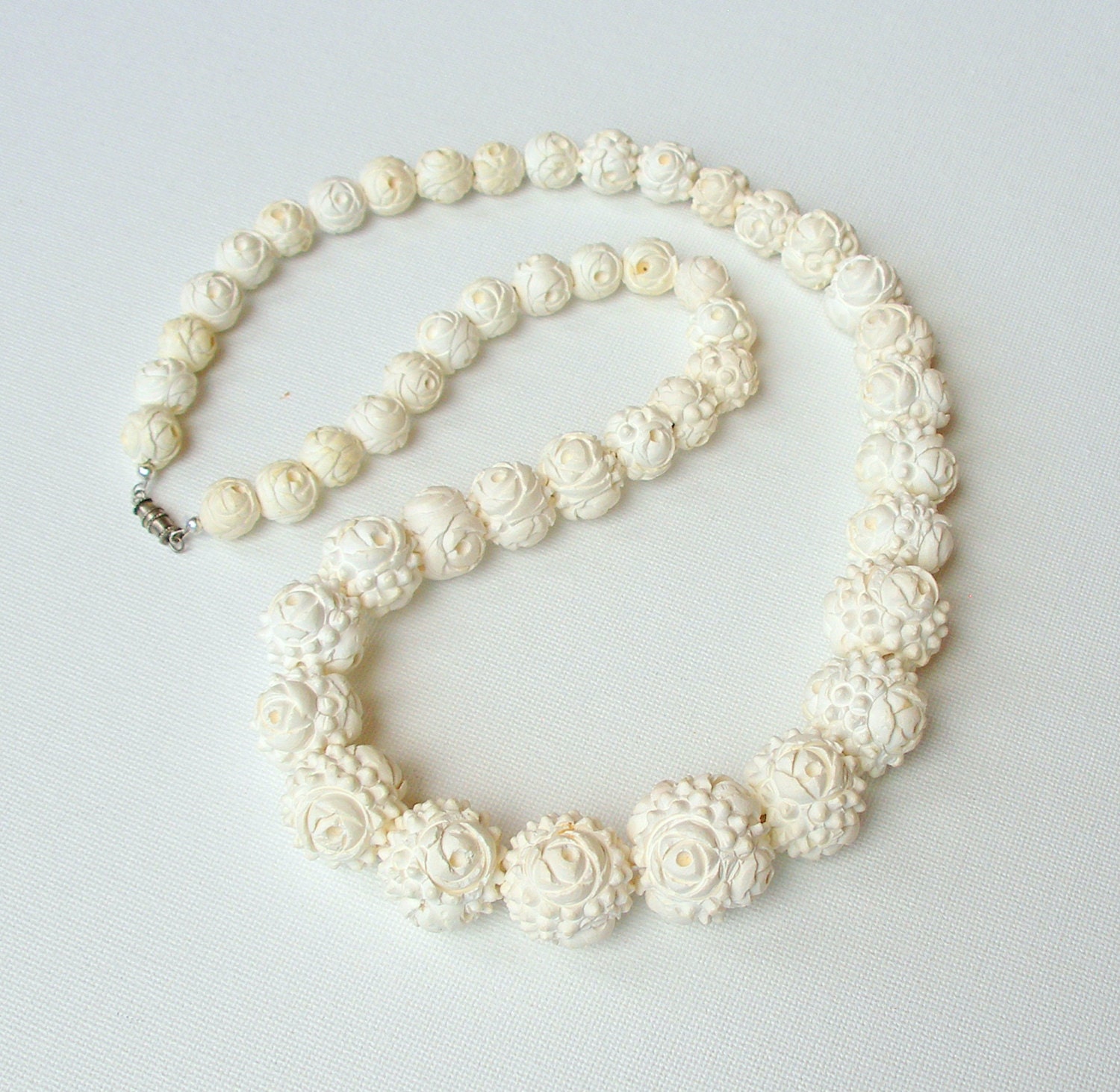 CIJ SALE Vintage Necklace Carved Ivory Plastic Beads 50's