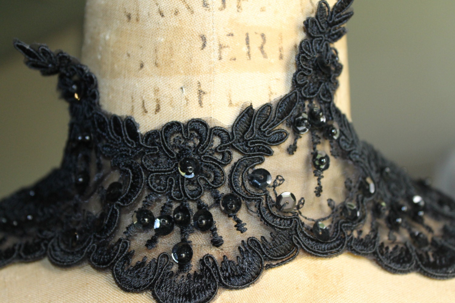 Alencon Black Beaded Lace trim with Faux Pearls. 3.5 inches