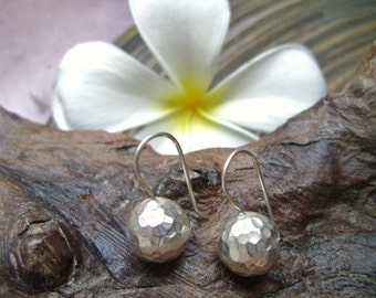Thai Hilltribe Hammered Silver - The Silver Ball (8)