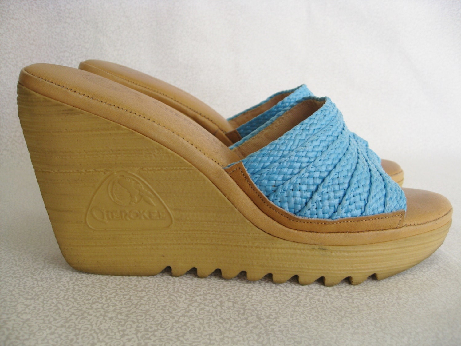 Boho chic shoes/vintage Cherokee of California wedge shoe/tan Boho chic shoes/vintage Cherokee of California wedge shoe/tan