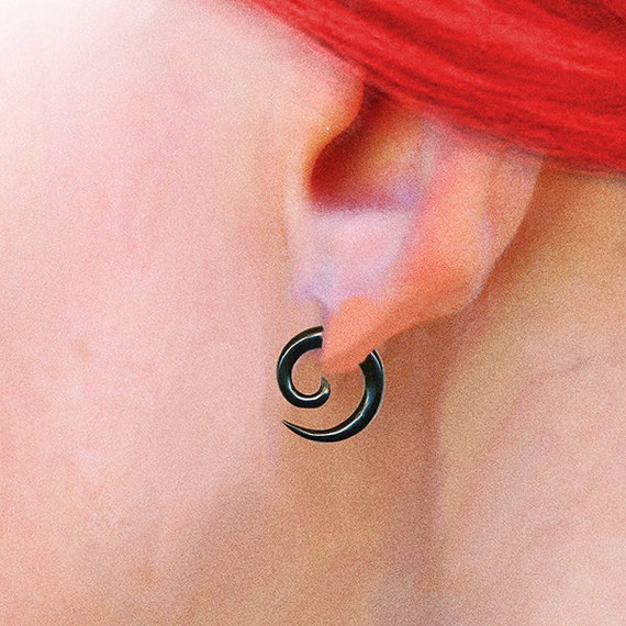 Fake Gauge Small Spiral Black Horn Fake Gauge Earrings