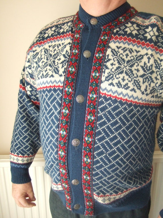 Vintage Mens Nordic cardigan / blue red & white wool knit