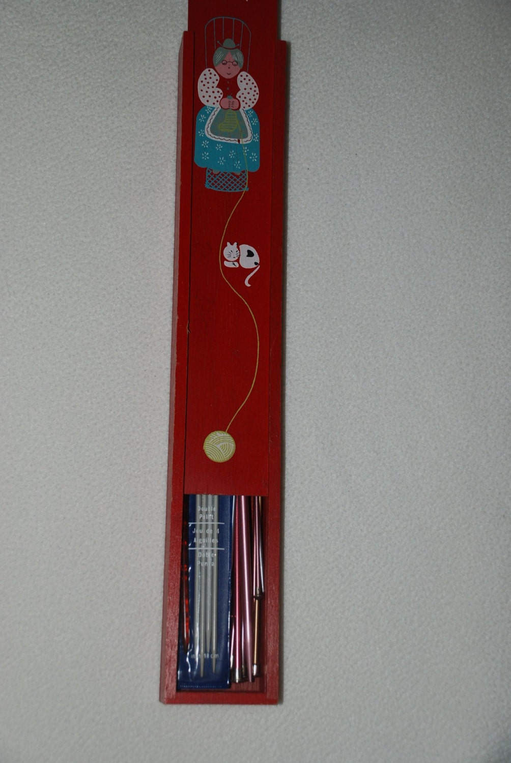 Vintage Knitting Needle Case....Wooden