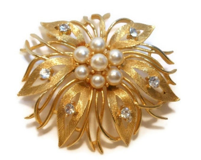 Lisner floral brooch pin, pearl and clear rhinestone floral leaves brooch on gold plate, great wedding piece