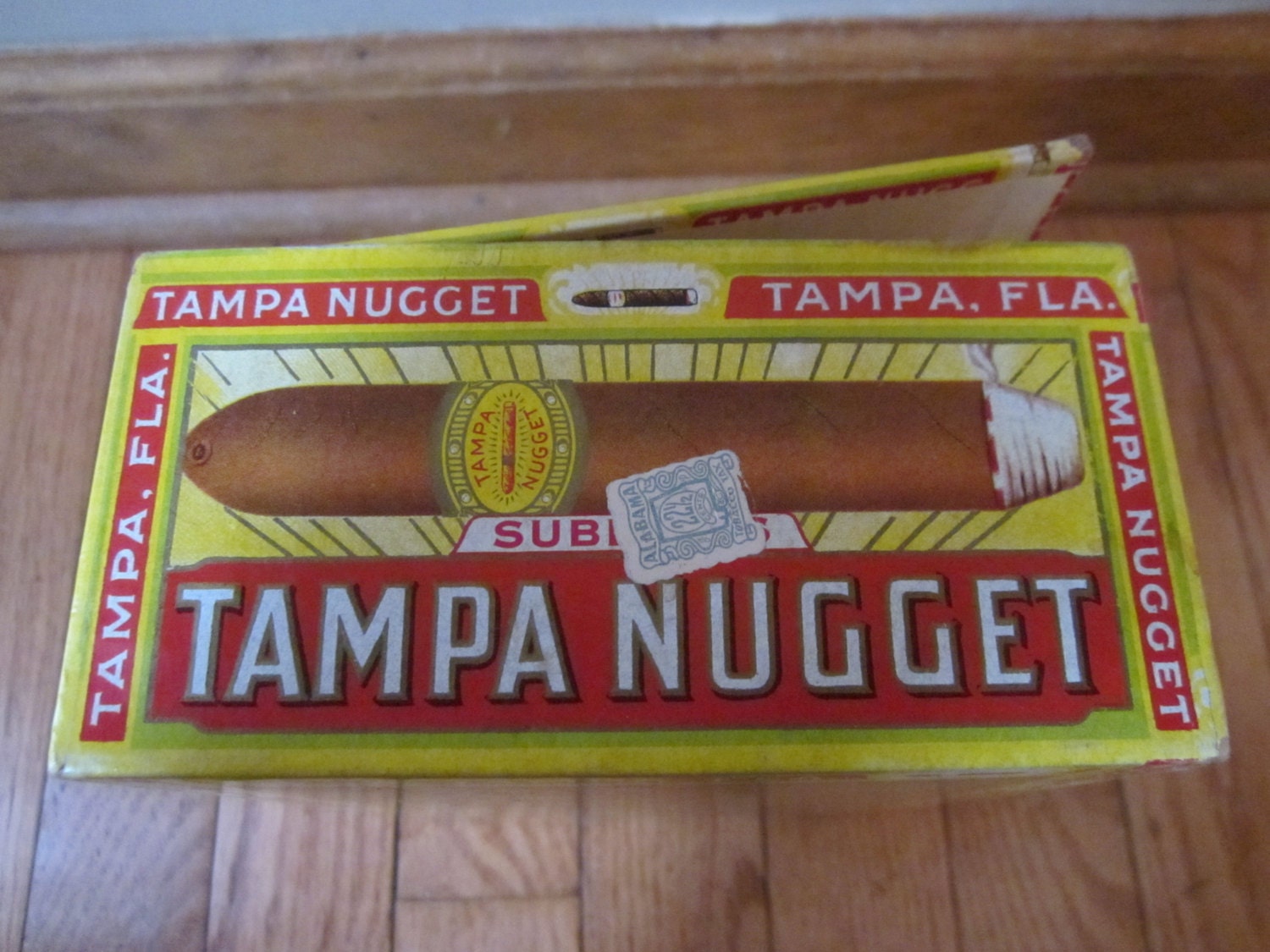 Vintage Tampa Nugget Cigar Box