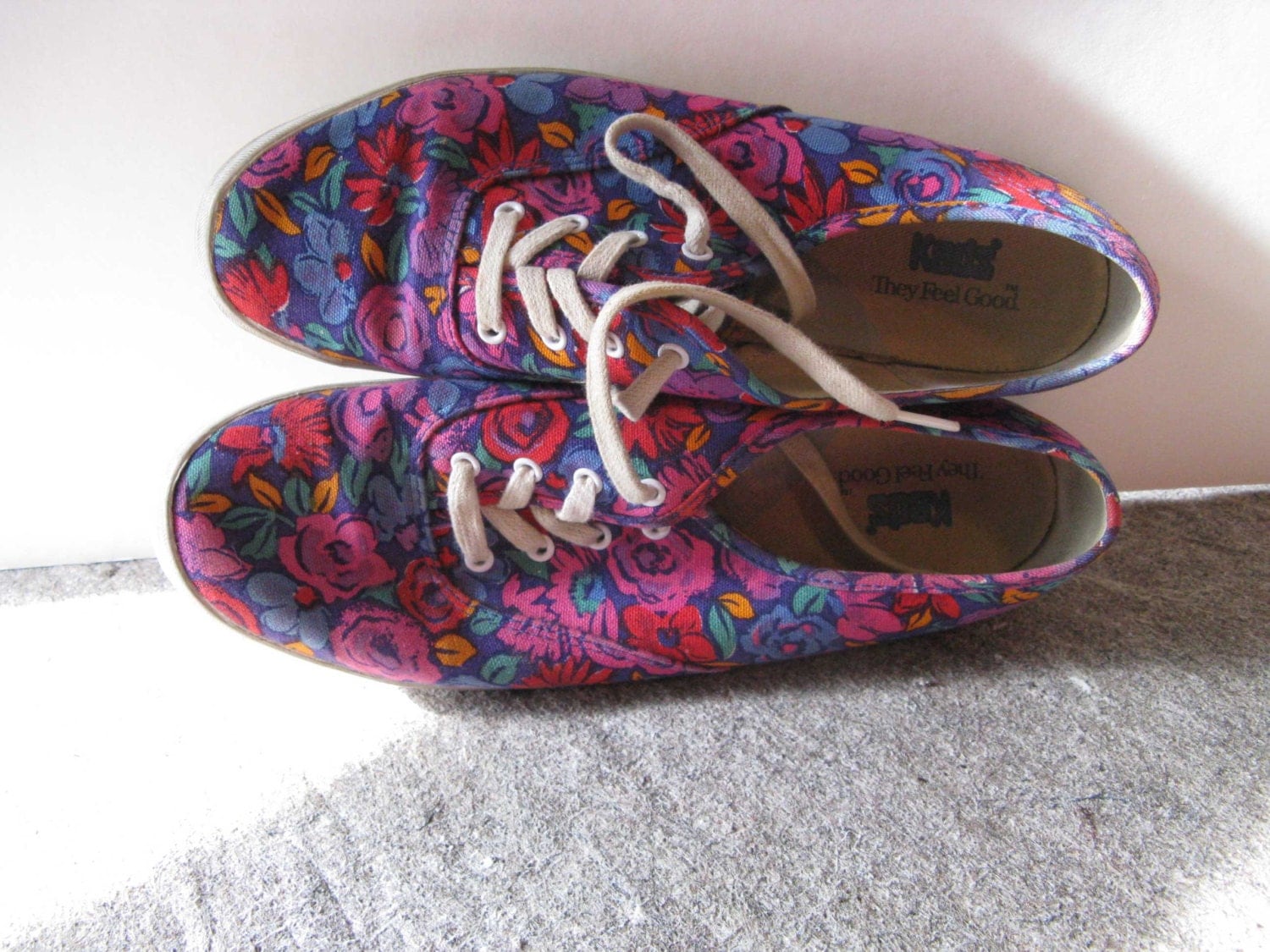 VIBRANT FLORAL KEDS tennis shoes 8M vintage