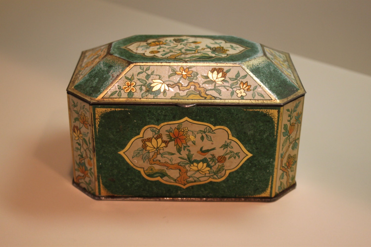 Download Vintage Tin Box Made By The Metal Box Co. Ltd Carlisle Yellowimages Mockups