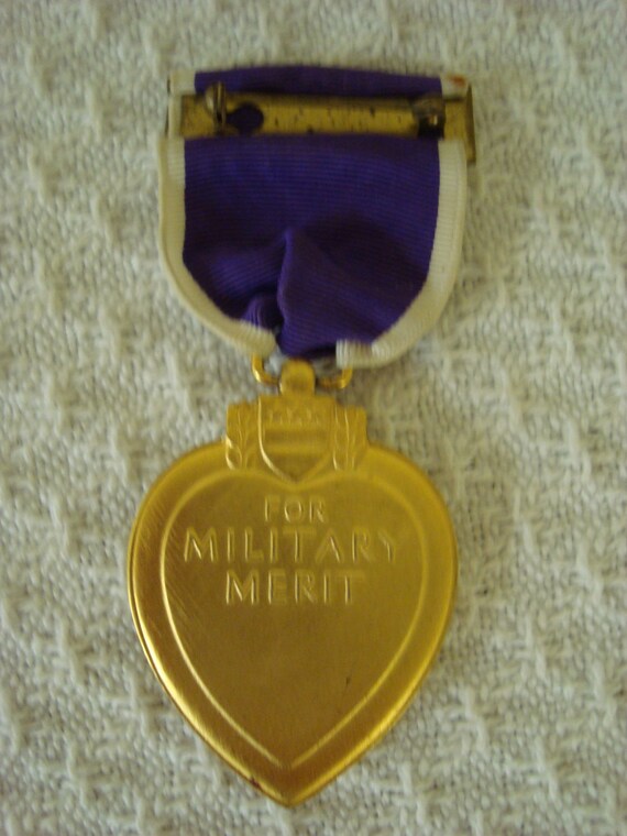 WW2 Purple Heart Military Medal Pin