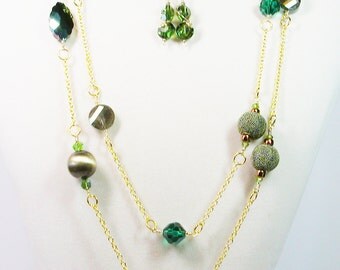 Beaded Chain Necklace, Chain Infinity Necklace, Beaded Fashion Necklace, Green Necklace, Green Necklace