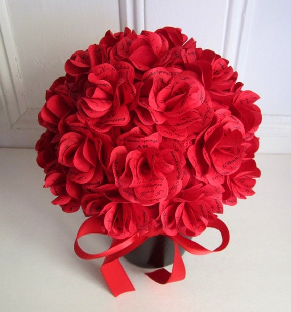 Paper Rose Centerpiece : Personalized red paper rose centerpiece for weddings