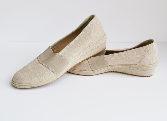 Vintage Women's Grasshoppers Shoes Khaki Wedge by founditinatlanta