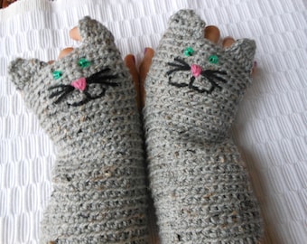 Crocheted Fingerless Mittens Gloves Grey Tweed Cat