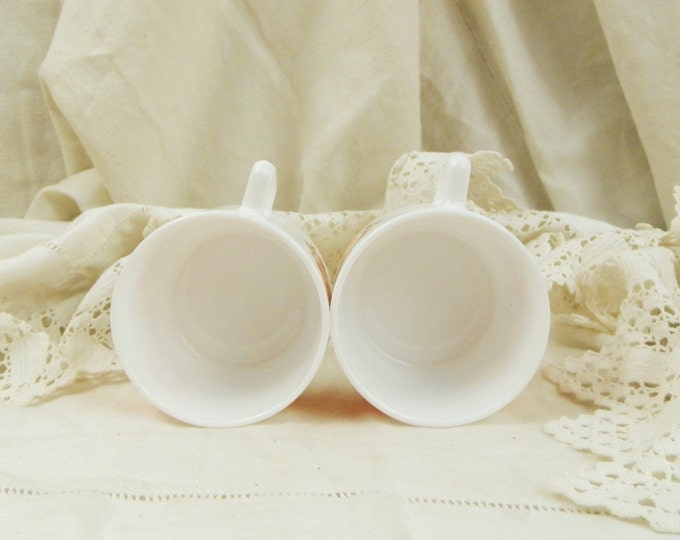 Set of 2 Vintage French 1970s Arcopal Coffee Cups / Retro Kitchenware / Kitchenalia / Retro Home Decor / Milk Glass / Espresso/ French Funky Set of 2 Vintage French 1970s Arcopal Coffee Cups / Retro Kitchenware / Kitchenalia / Retro Home Decor / Milk Glass / Espresso/ French Funky